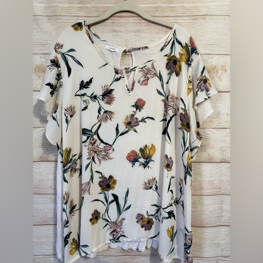 Shortsleeved cream blouse